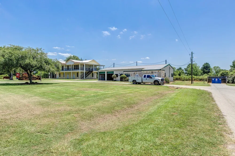 37557 Meadowview Drive Hempstead, TX 77445