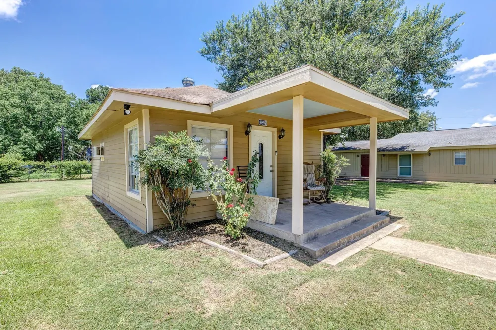 37557 Meadowview Drive Hempstead, TX 77445