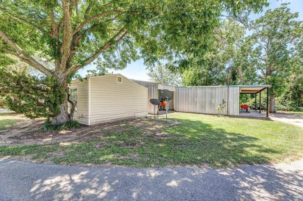 37557 Meadowview Drive Hempstead, TX 77445