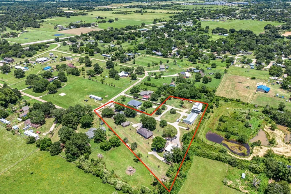 37557 Meadowview Drive Hempstead, TX 77445