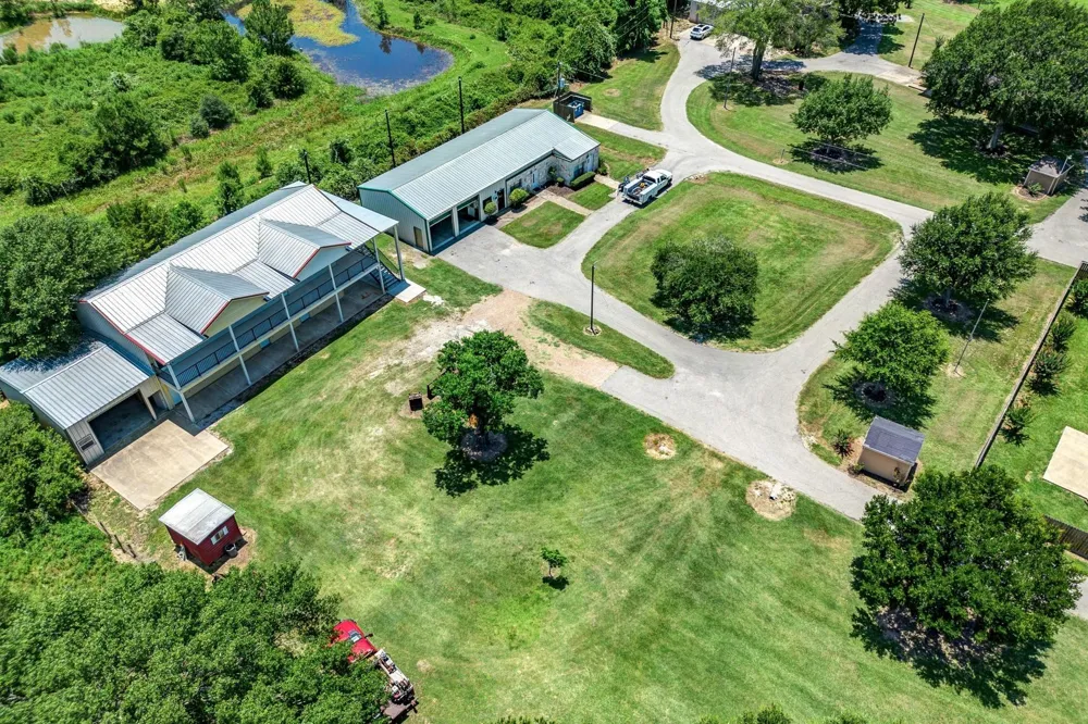 37557 Meadowview Drive Hempstead, TX 77445