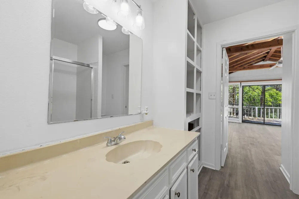 400 Driftwood Drive Goodrich, TX 77335