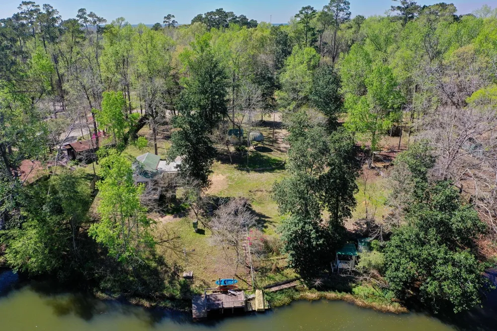 400 Driftwood Drive Goodrich, TX 77335
