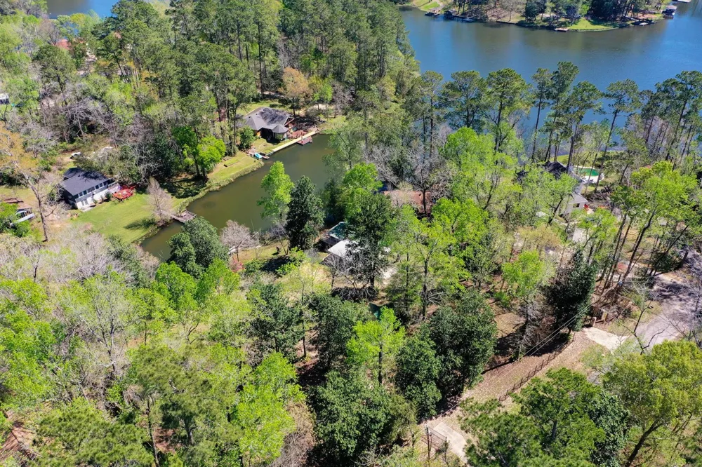 400 Driftwood Drive Goodrich, TX 77335