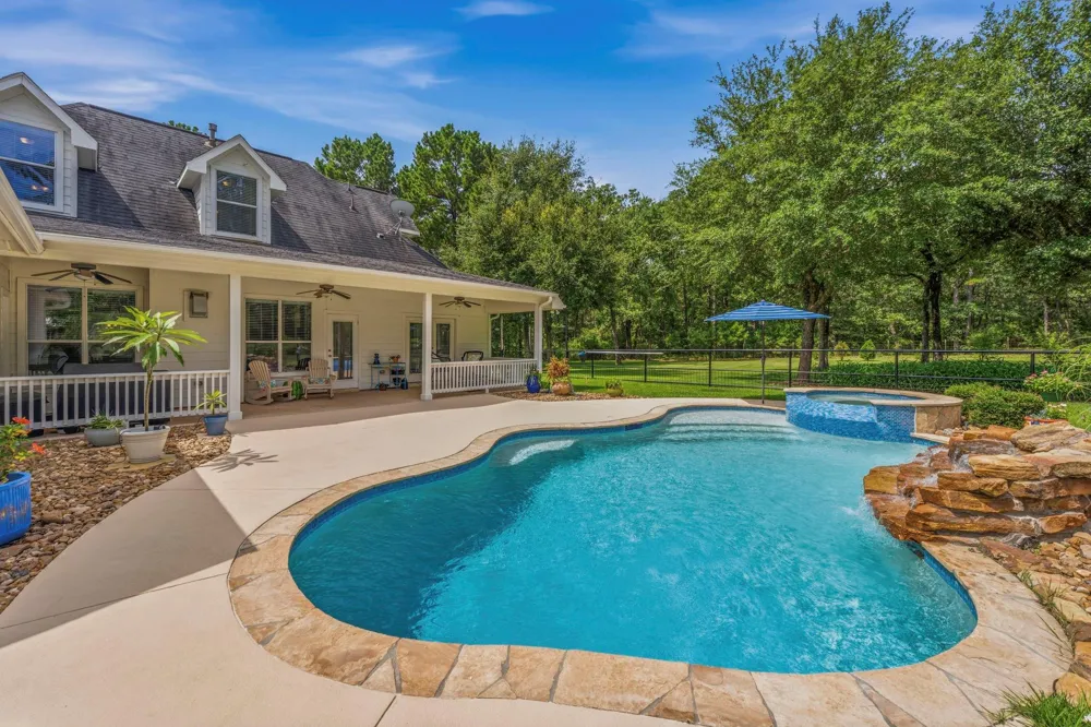 9219 Amelia Drive Anderson, TX 77830
