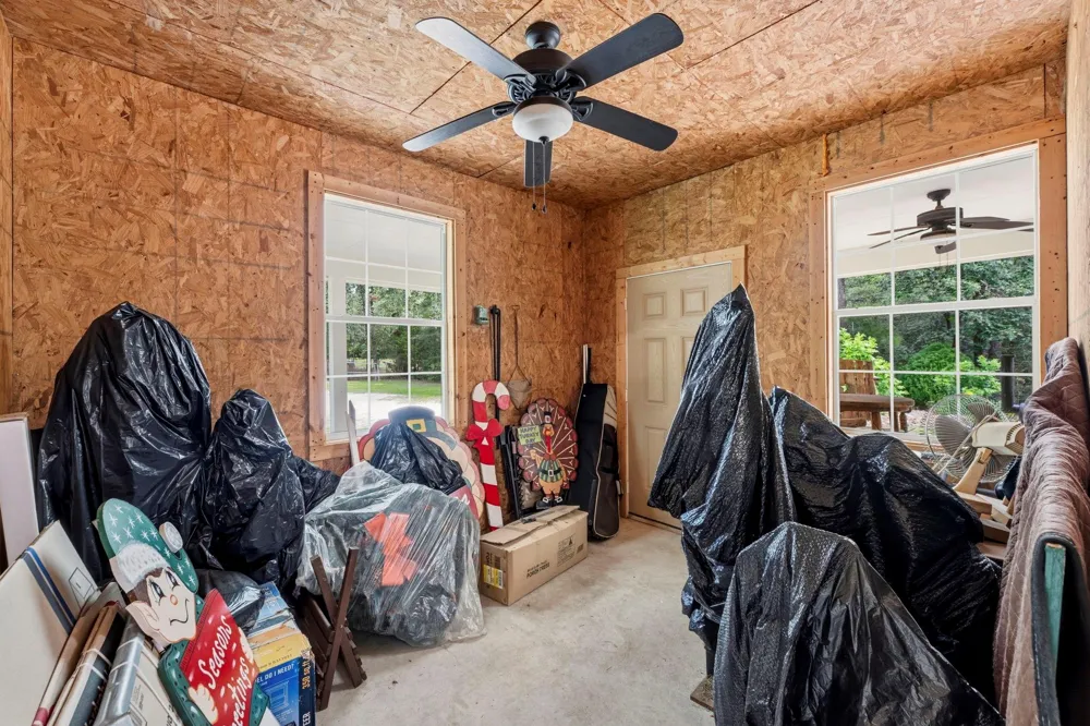 9219 Amelia Drive Anderson, TX 77830