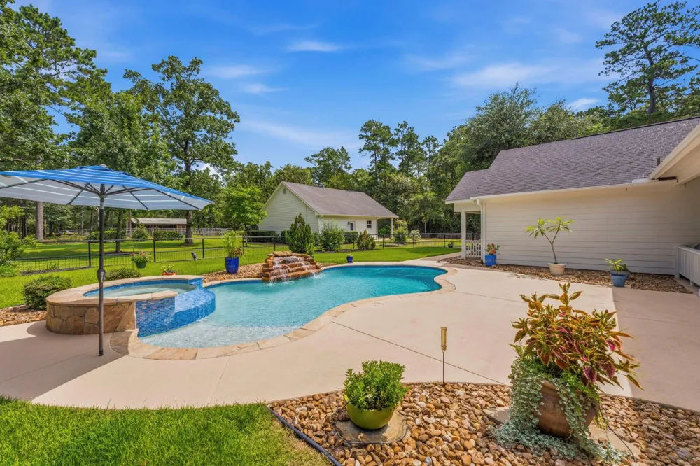 9219 Amelia Drive Anderson, TX 77830