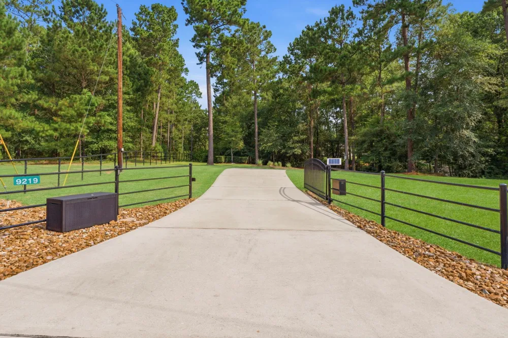 9219 Amelia Drive Anderson, TX 77830