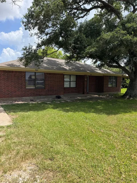 151 Country Oaks Street