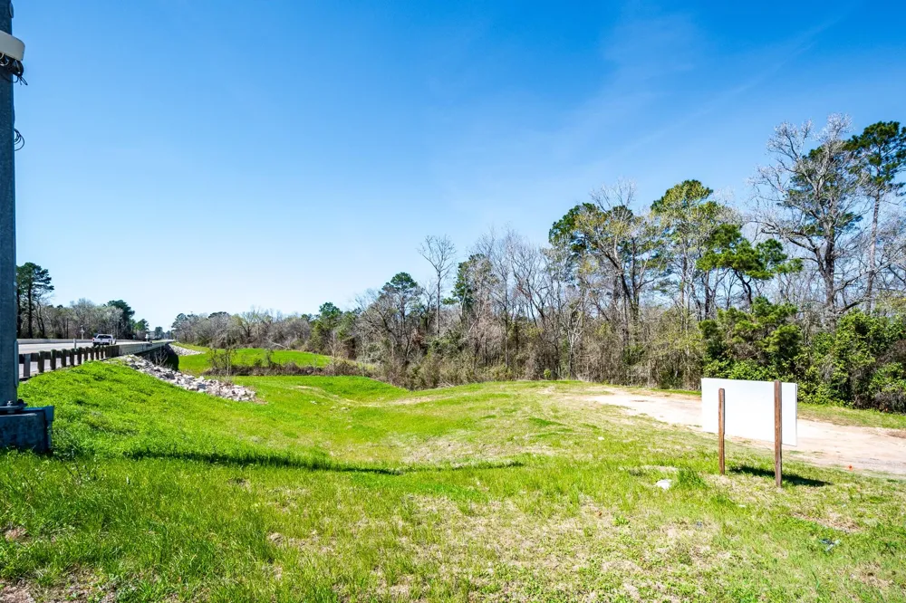 17645 Fm 2090 Road Conroe, TX 77306