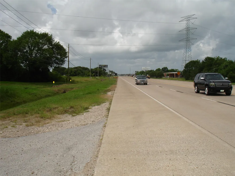 3207 W Parkwood Avenue Friendswood, TX 77546
