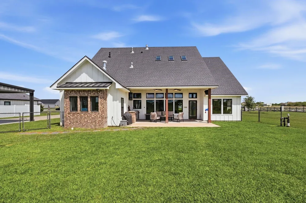 523 Dayspring Victoria, TX 77904
