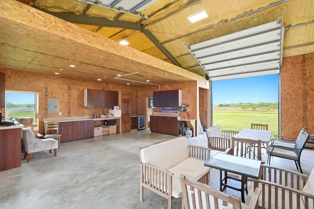 523 Dayspring Victoria, TX 77904