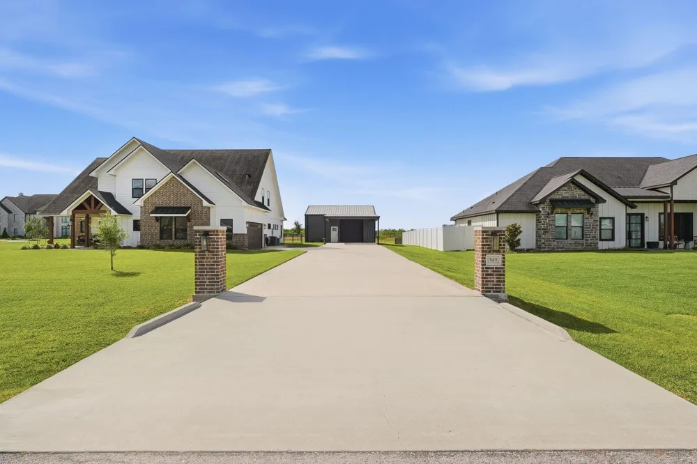 523 Dayspring Victoria, TX 77904