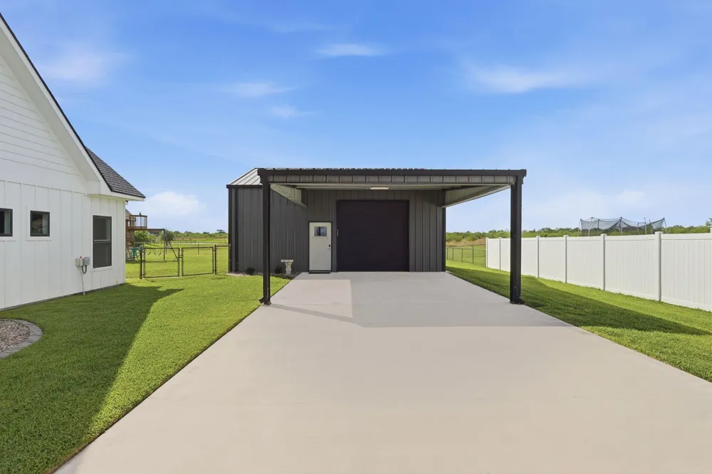 523 Dayspring Victoria, TX 77904