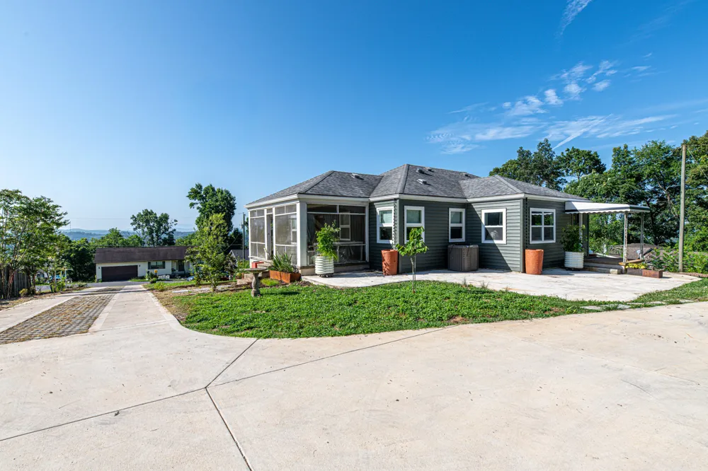 7033 Terry Drive Knoxville, TN 37924