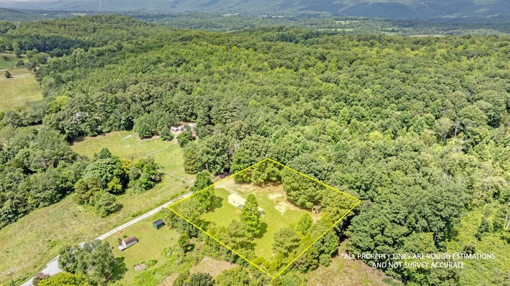 240 Sundance Drive Evensville, TN 37332