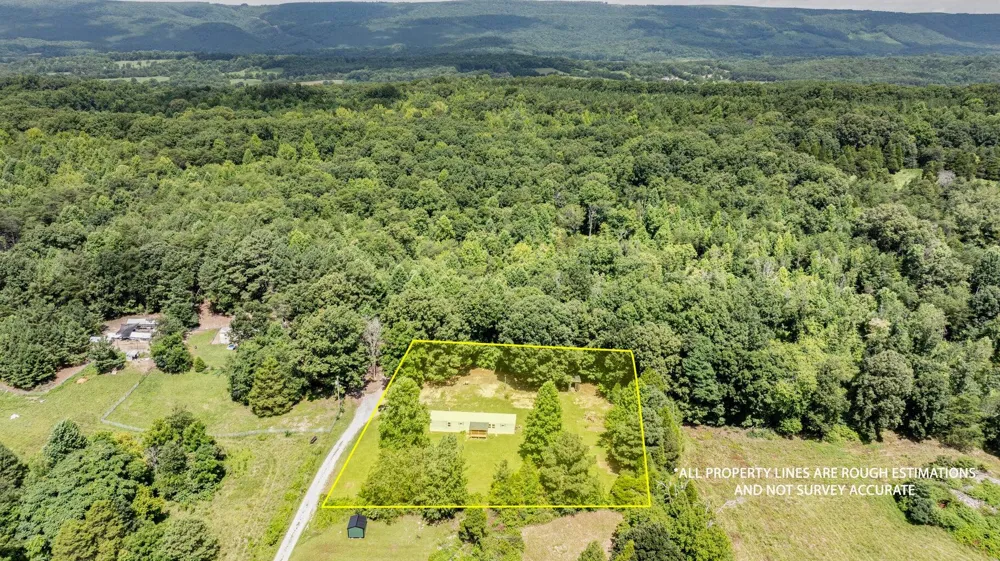 240 Sundance Drive Evensville, TN 37332