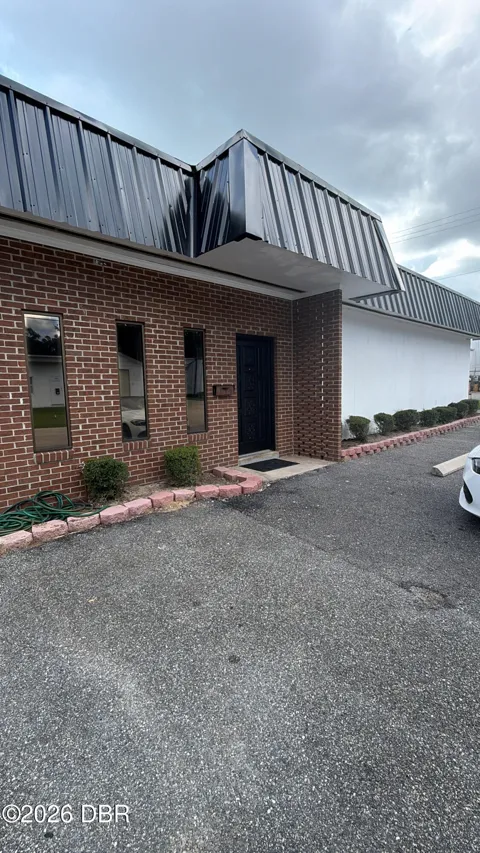 555 Parque Drive