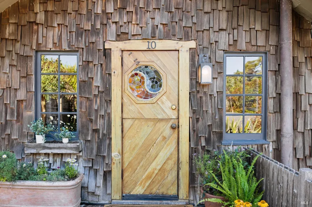 10 Canyon Avenue Bolinas, CA 94924