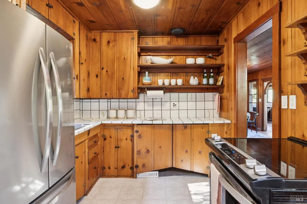 10 Canyon Avenue Bolinas, CA 94924