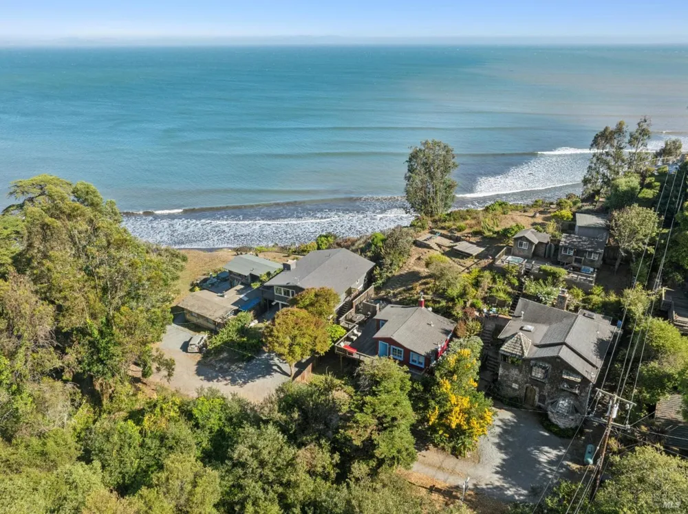10 Canyon Avenue Bolinas, CA 94924