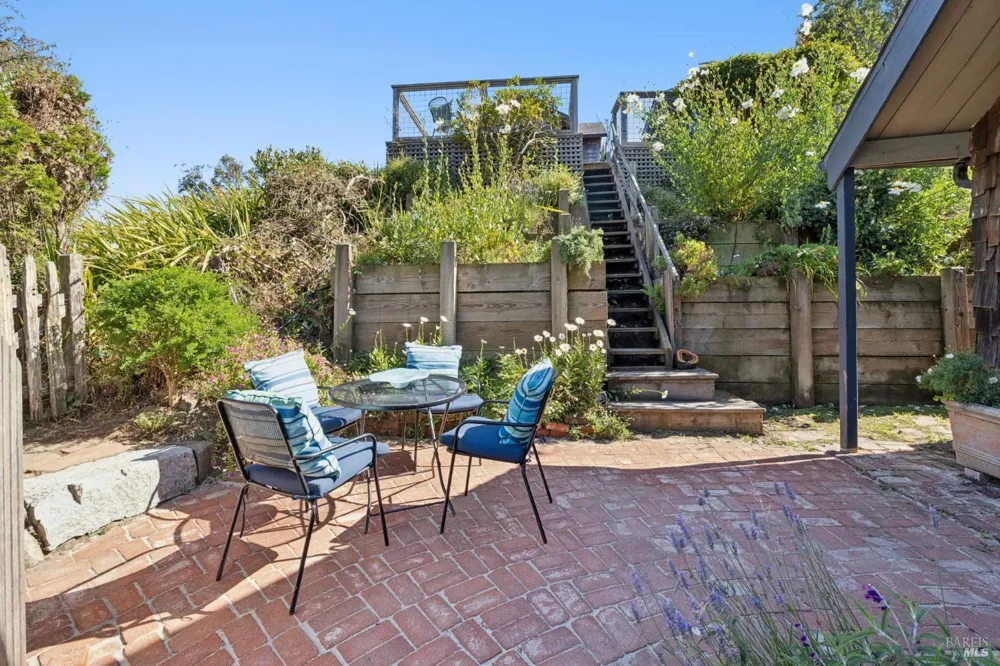 10 Canyon Avenue Bolinas, CA 94924