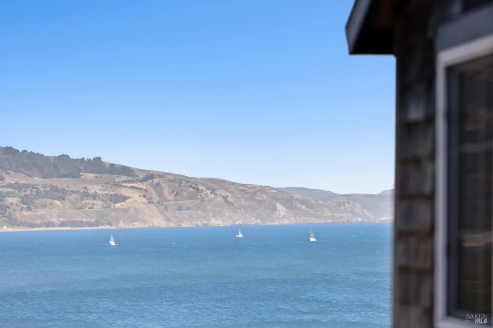 10 Canyon Avenue Bolinas, CA 94924