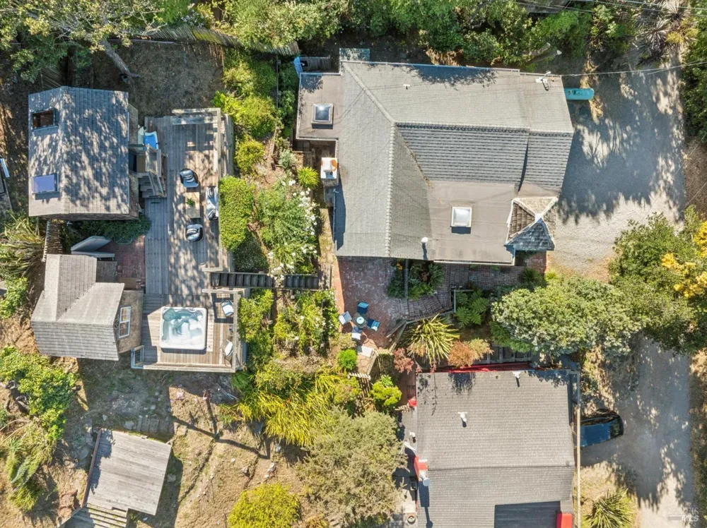 10 Canyon Avenue Bolinas, CA 94924