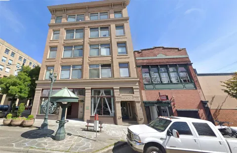 1801 Hewitt Ave