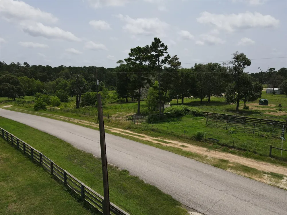 1 County Road 302 Plantersville, TX 77363