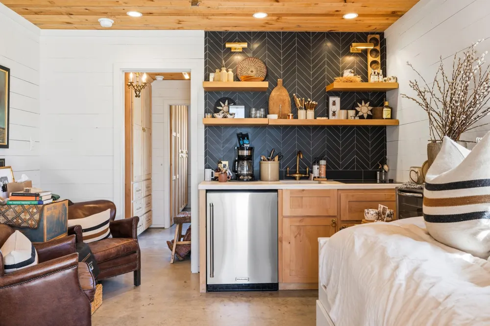 745 Dusty Farm Lane Fredericksburg, TX 78624