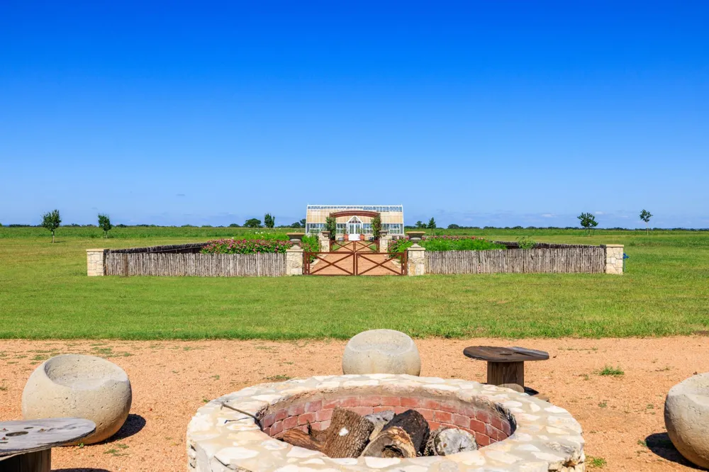 745 Dusty Farm Lane Fredericksburg, TX 78624