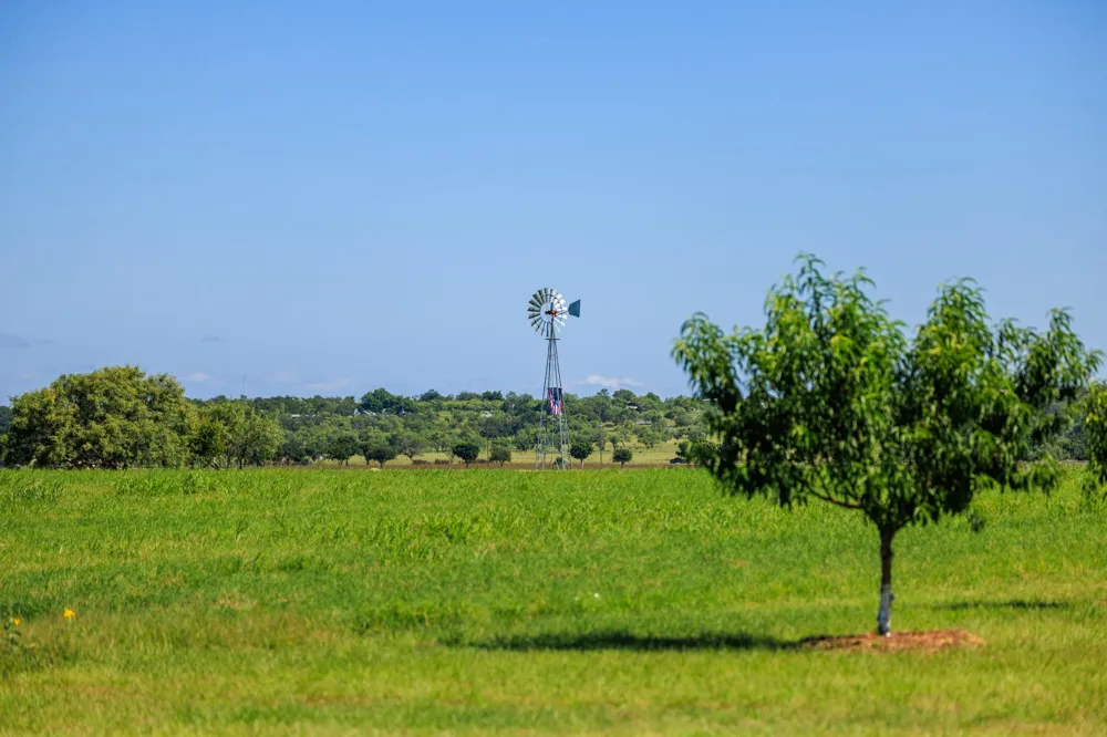 745 Dusty Farm Lane Fredericksburg, TX 78624