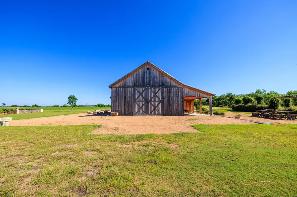 745 Dusty Farm Lane Fredericksburg, TX 78624