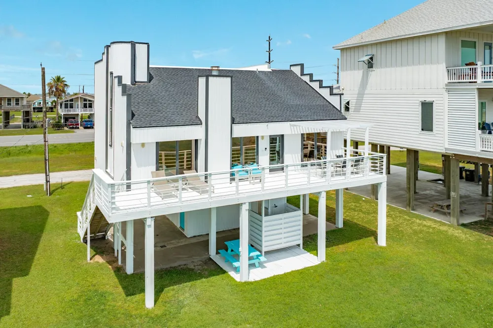 22002 Kennedy Drive Galveston, TX 77554