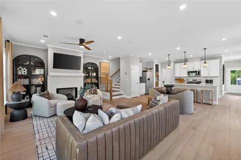 3675 Dell Way
