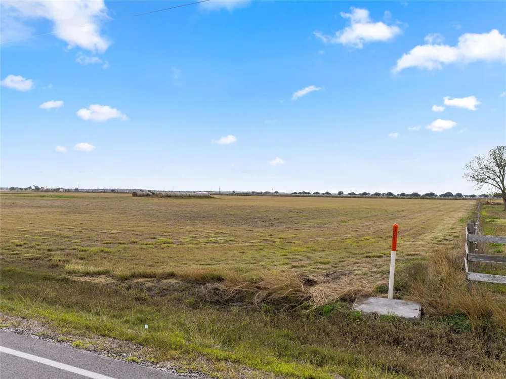 Shenley Road Guy, TX 77444