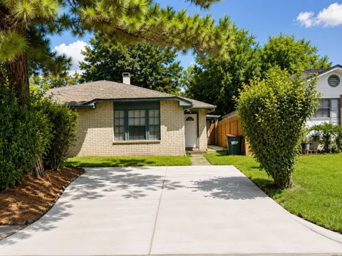 3105 Oak Rock Circle