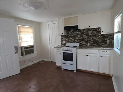 114 Canton Street #1/2