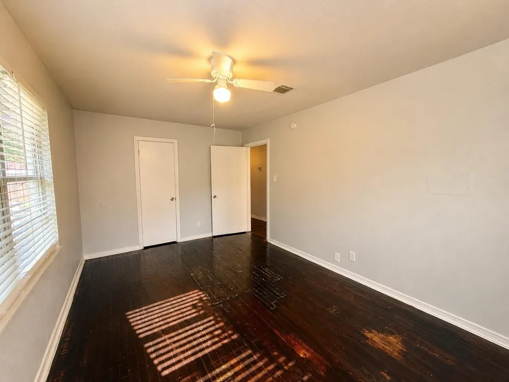 502 E Jackson Street West Columbia, TX 77486
