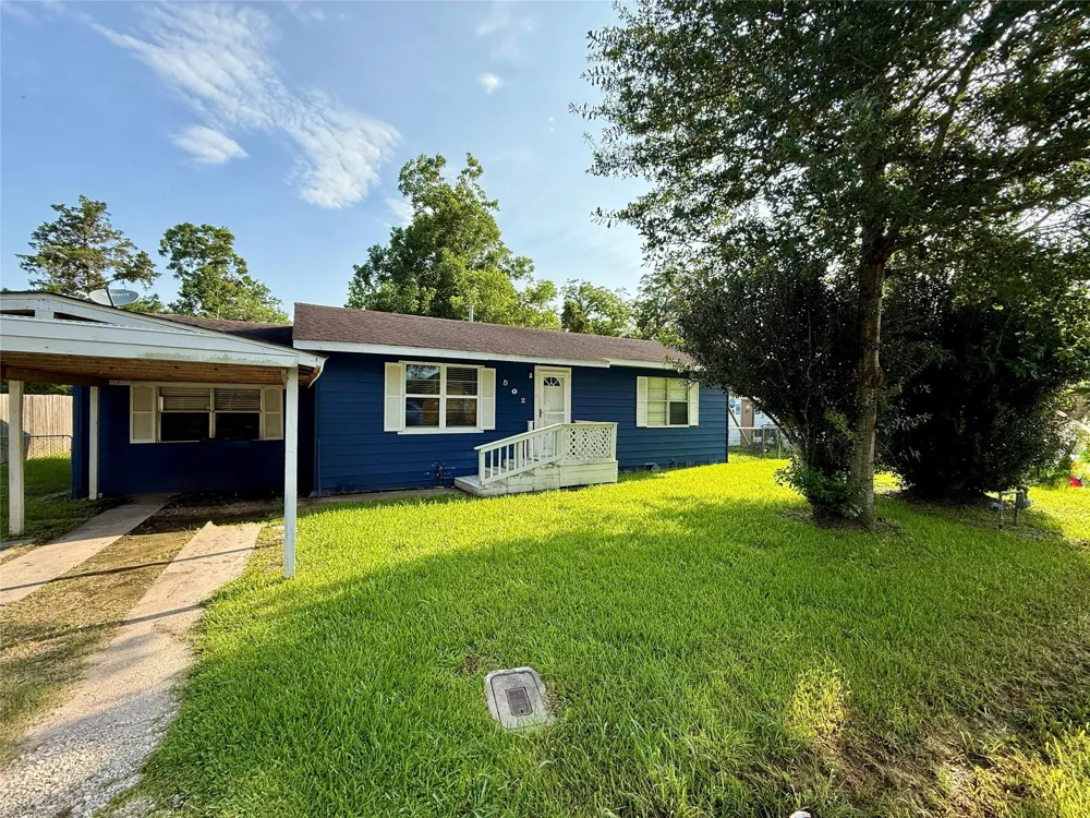 502 E Jackson Street West Columbia, TX 77486