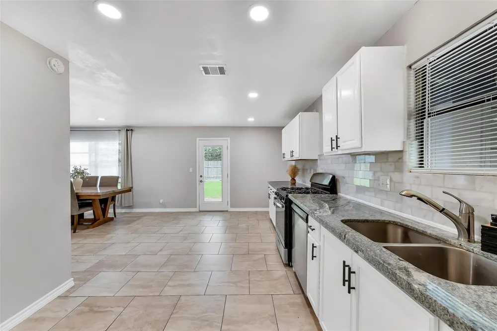 822 Dutch Street Deer Park, TX 77536