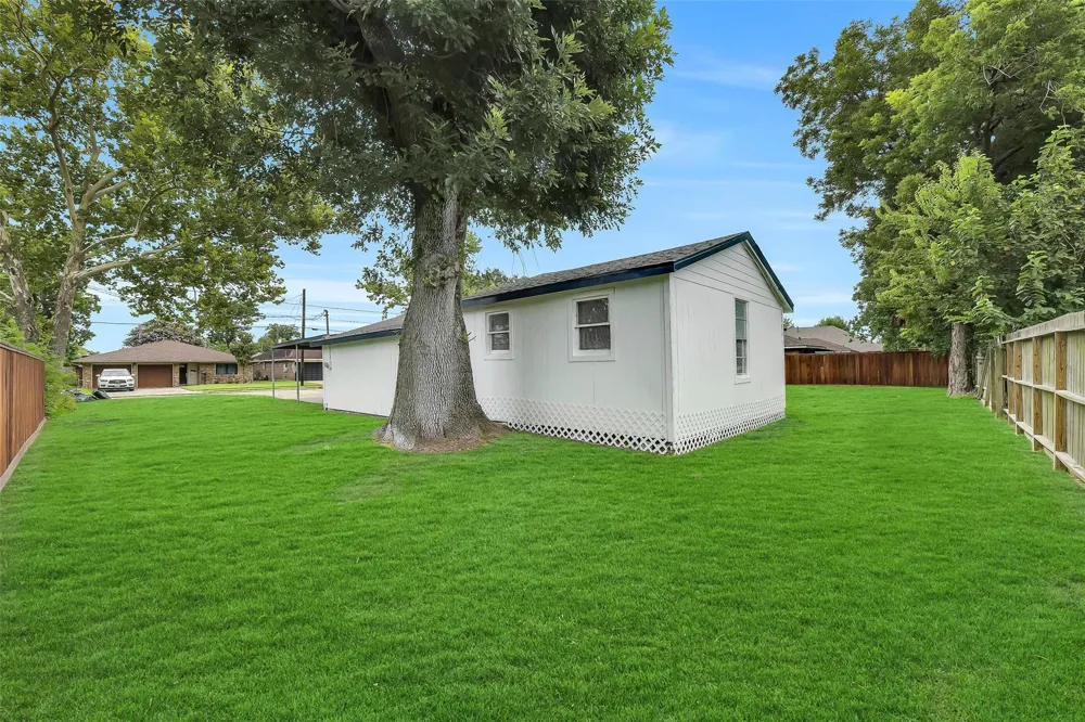 822 Dutch Street Deer Park, TX 77536