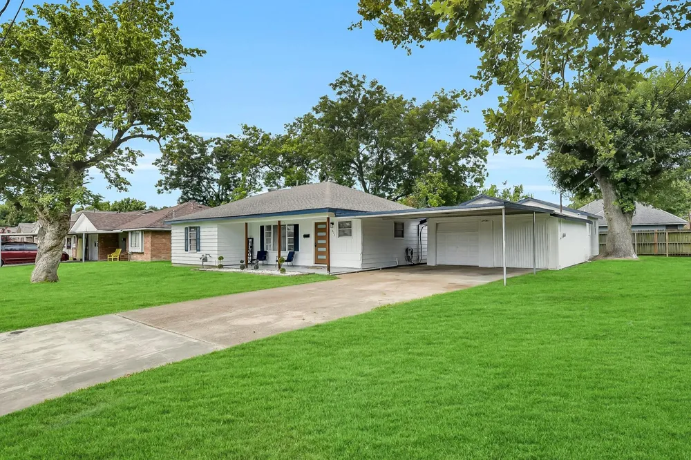 822 Dutch Street Deer Park, TX 77536