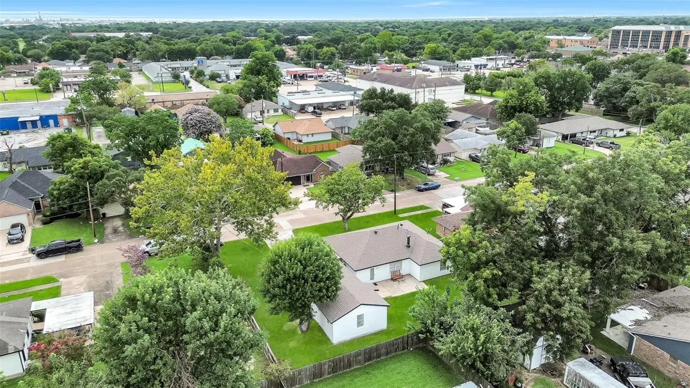 822 Dutch Street Deer Park, TX 77536