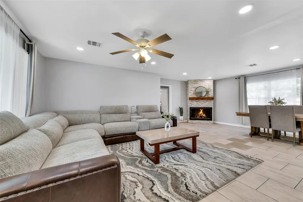 822 Dutch Street Deer Park, TX 77536
