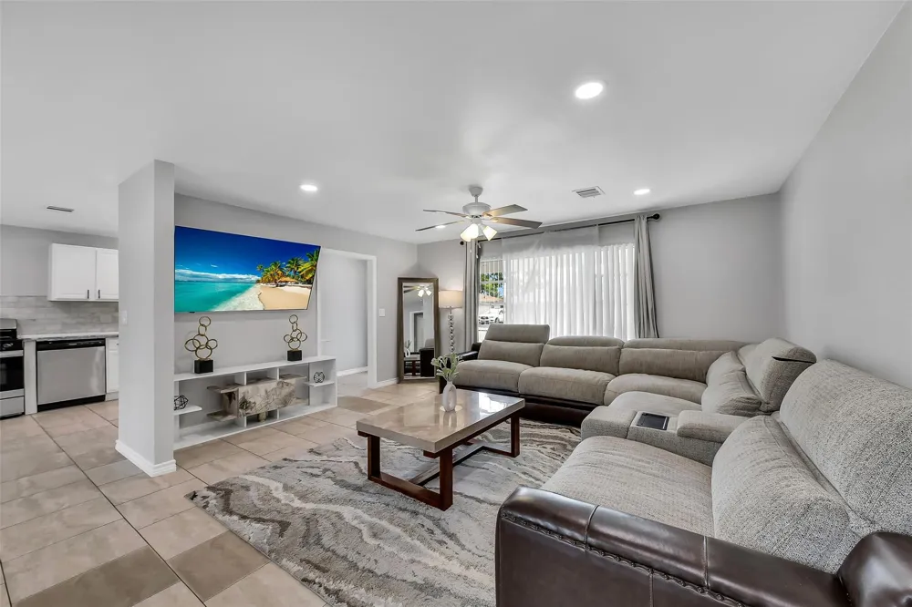 822 Dutch Street Deer Park, TX 77536