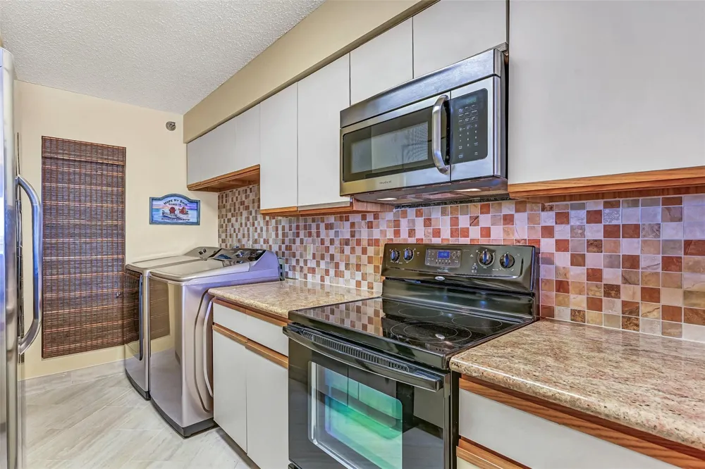 7700 Seawall Boulevard #402 Galveston, TX 77551