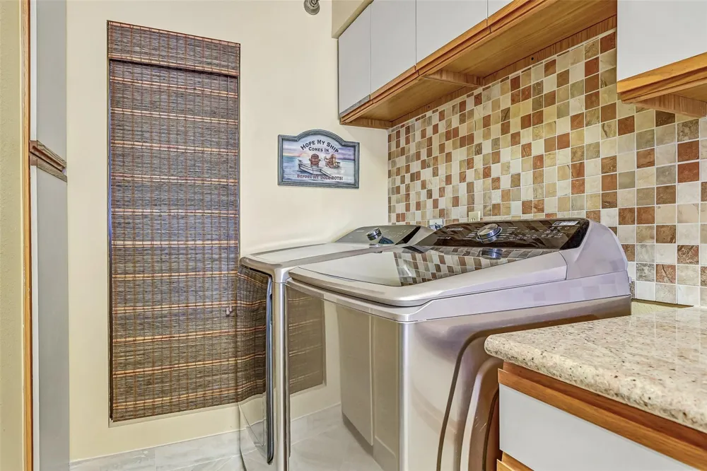 7700 Seawall Boulevard #402 Galveston, TX 77551